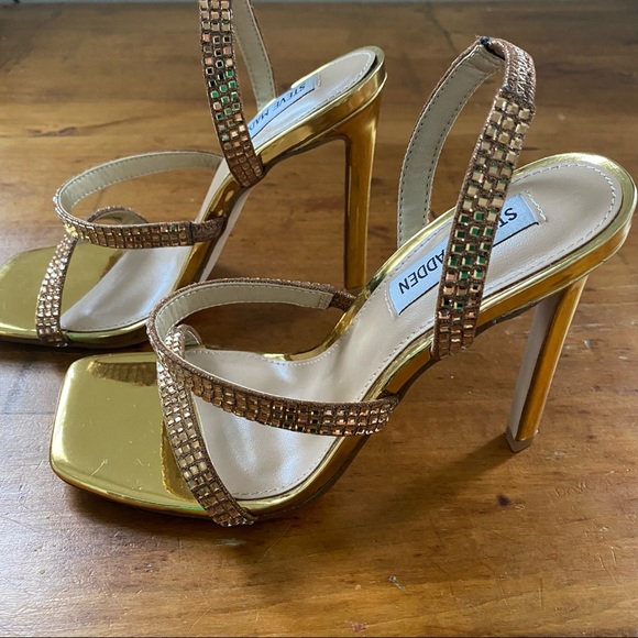 Gold Steve Madden Heels - Picture 3 of 6